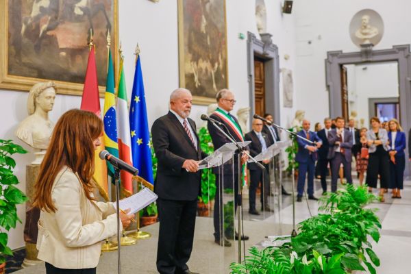 Interprete Paula Queiroz Sindaco Gualtieri Campidoglio Presidente Lula